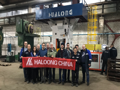 買(mǎi)壓力機(jī)的企業(yè)為什么都考察這家42年的壓力機(jī)廠家？